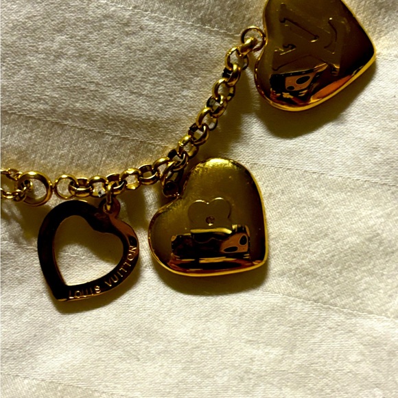 Worn One Time! Authentic LV Necklace with the original box - Picture 8 of 9